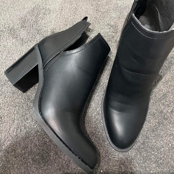 spendless shoes | Shoes | Black Boots | Poshmark